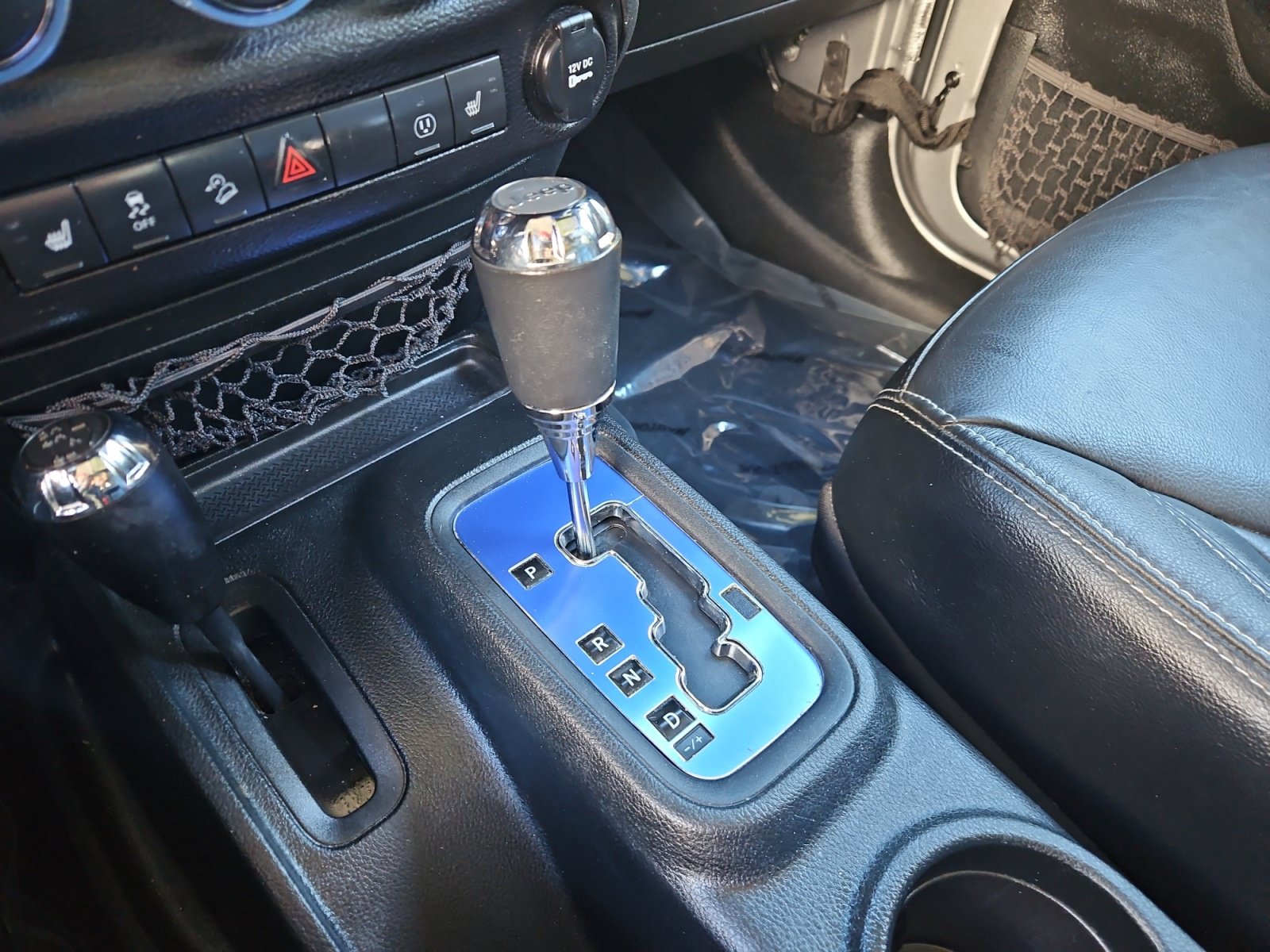 Used 2018 Jeep Wrangler Unlimited Sahara AWD/4WD image 22