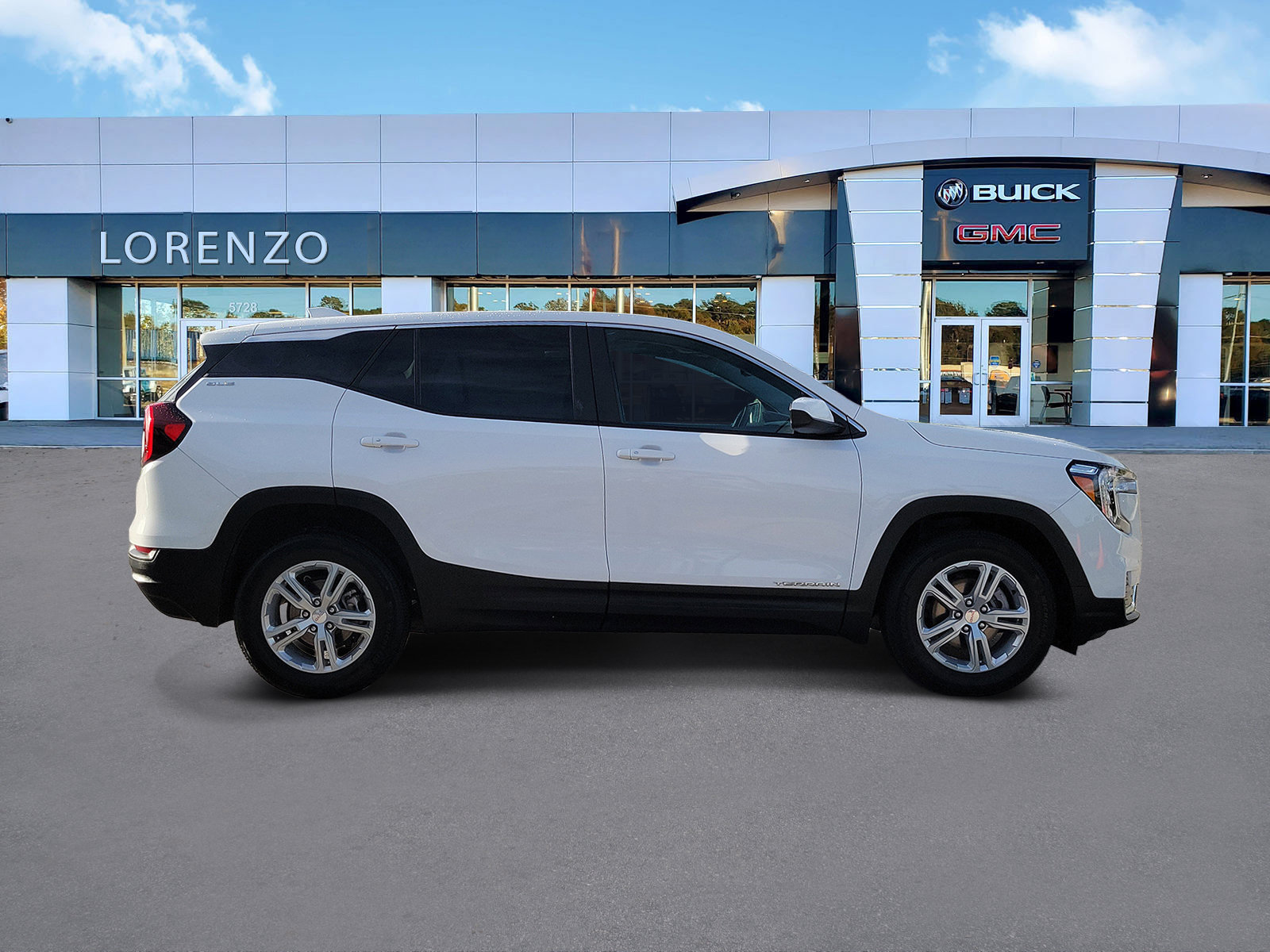 Used 2024 GMC Terrain SLE FWD image 4
