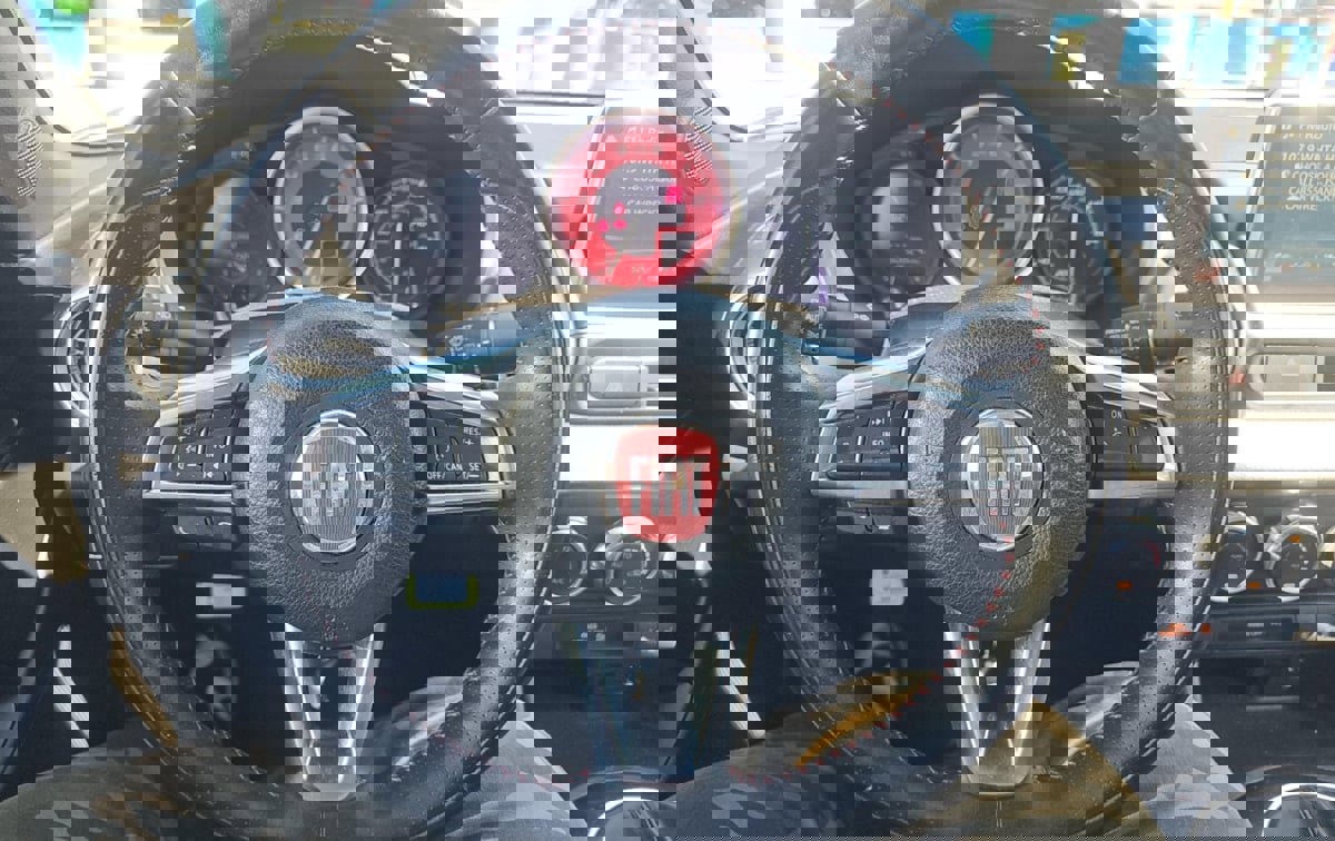 Used 2017 FIAT 124 Spider Abarth RWD image 9