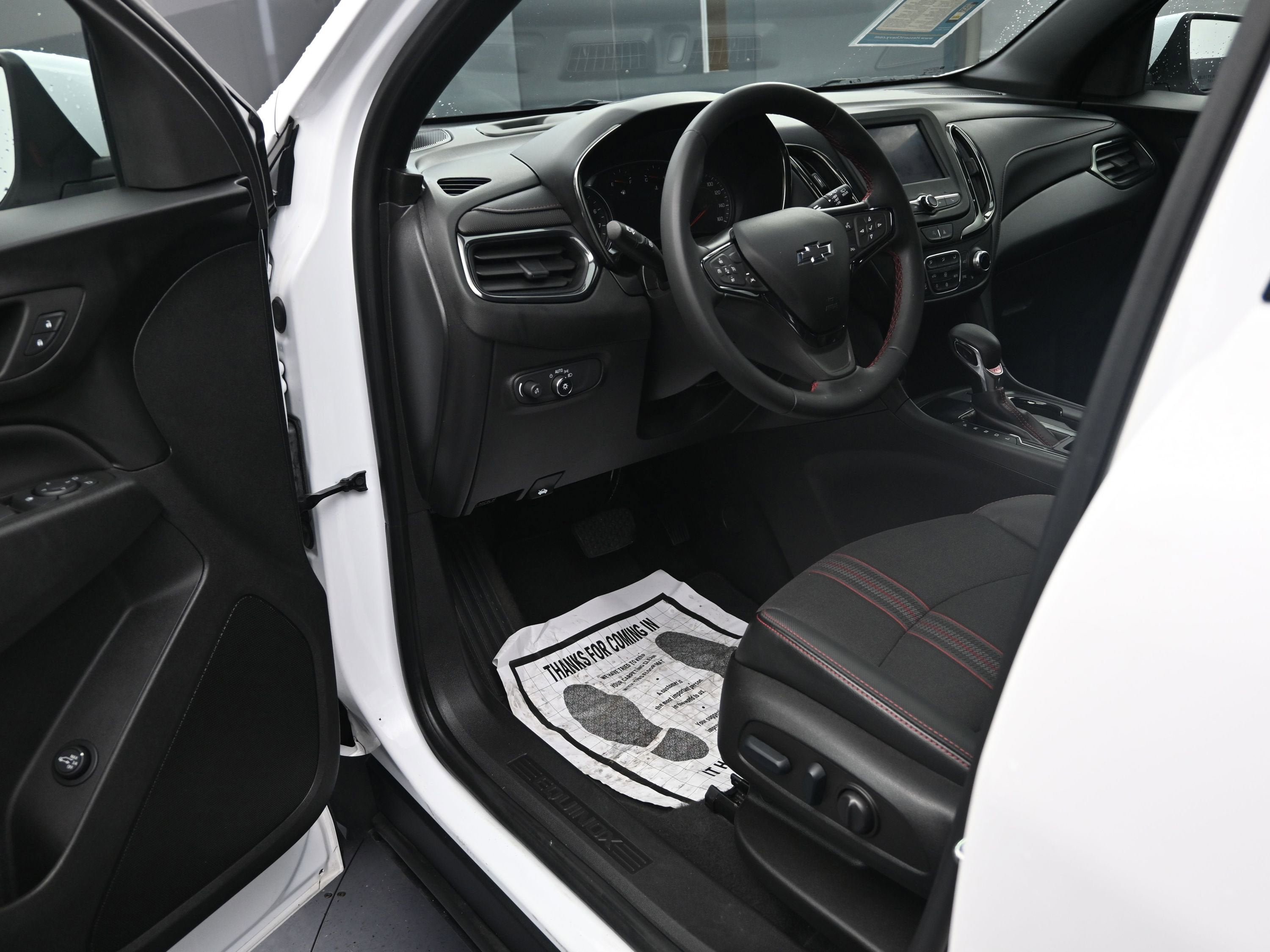 Used 2023 Chevrolet Equinox RS FWD image 9