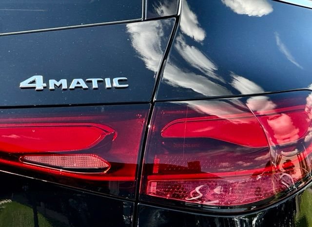 New 2027 Mercedes-Benz GLC 300 4MATIC image 14