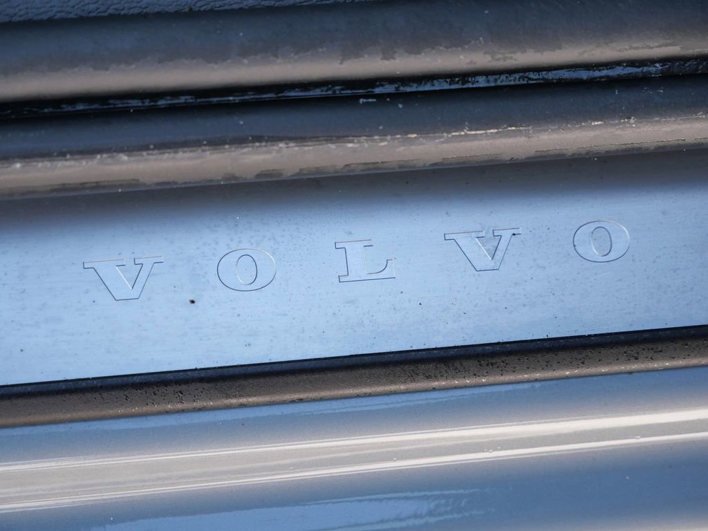 Used 2024 Volvo XC40 B5 Core image 19