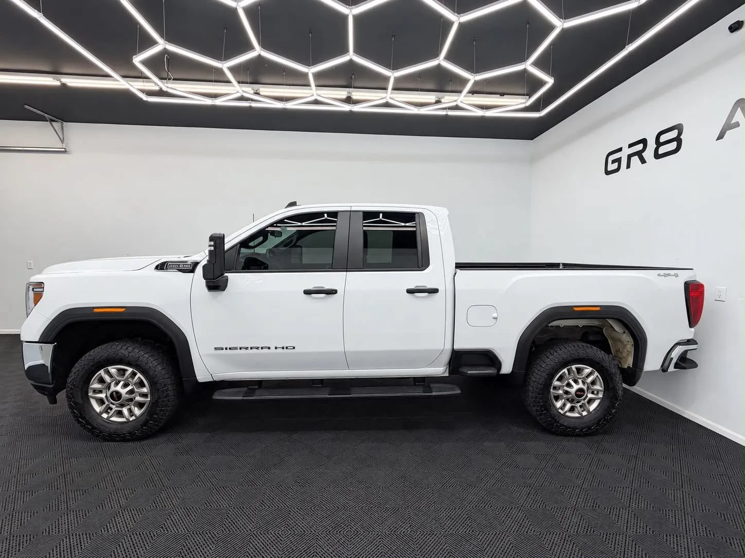 Used 2024 GMC Sierra 2500 Pro AWD/4WD image 4