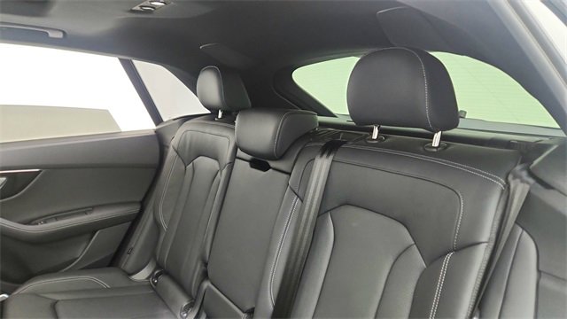 Used 2025 Audi Q8 Prestige w/ Prestige Package image 29