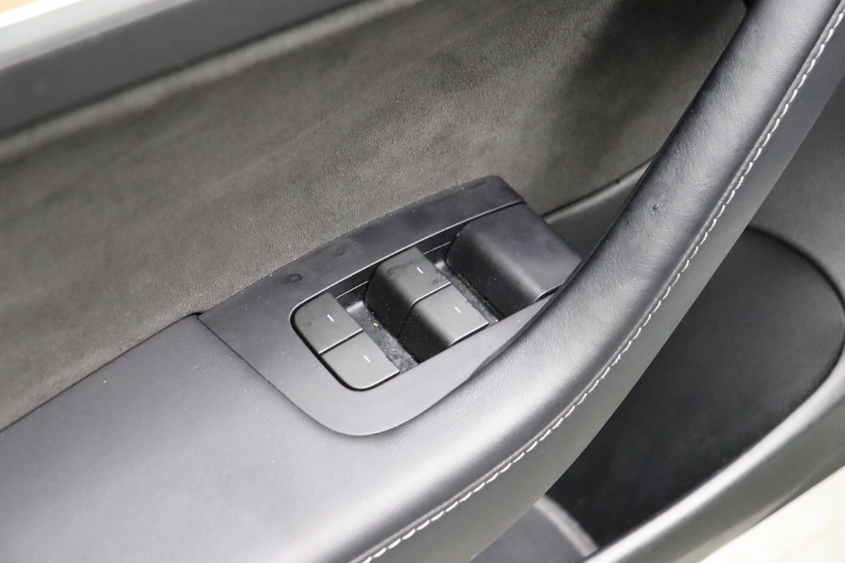 Used 2023 Tesla Model 3 Standard Range RWD image 9