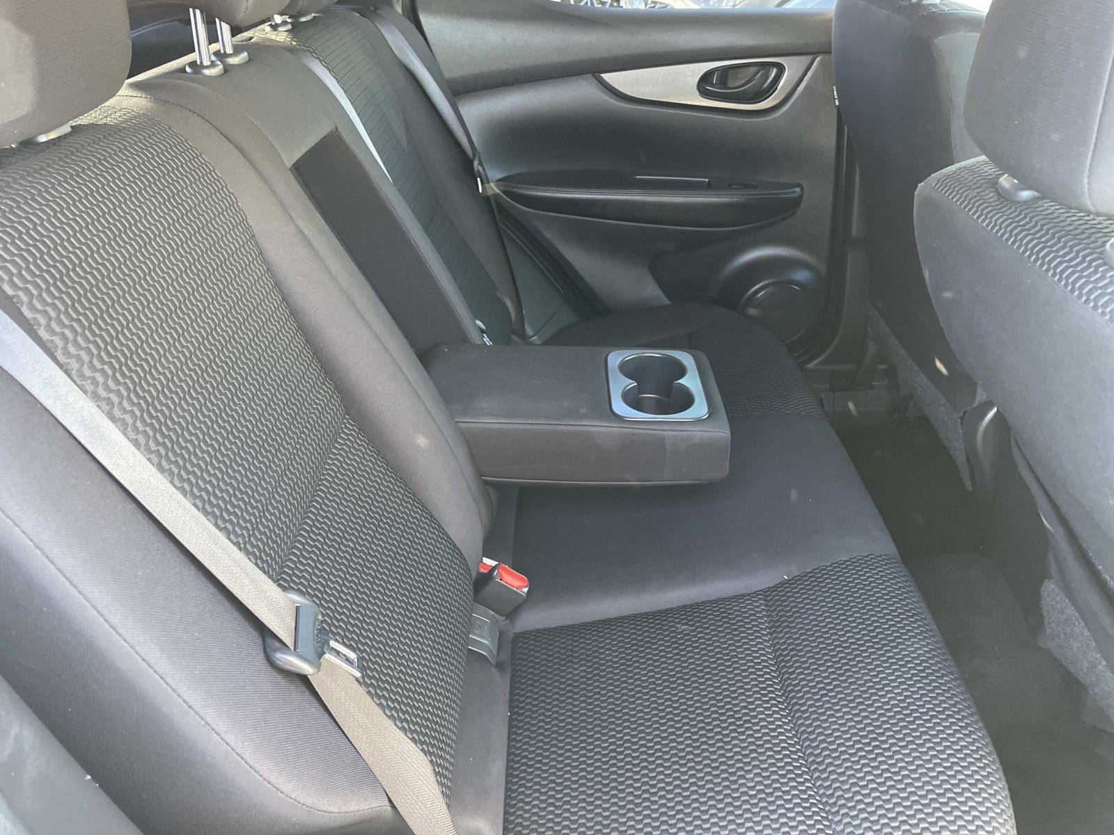 Used 2018 Nissan Rogue Sport S image 24