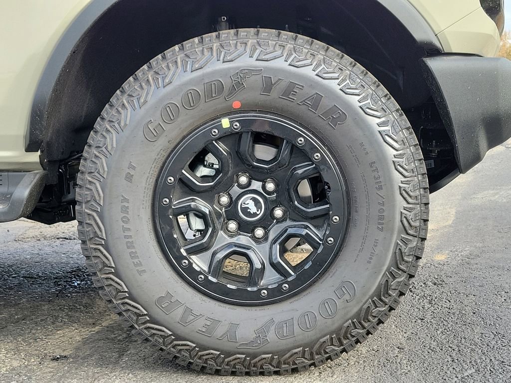 New 2025 Ford Bronco Outer Banks w/ Sasquatch Package image 9