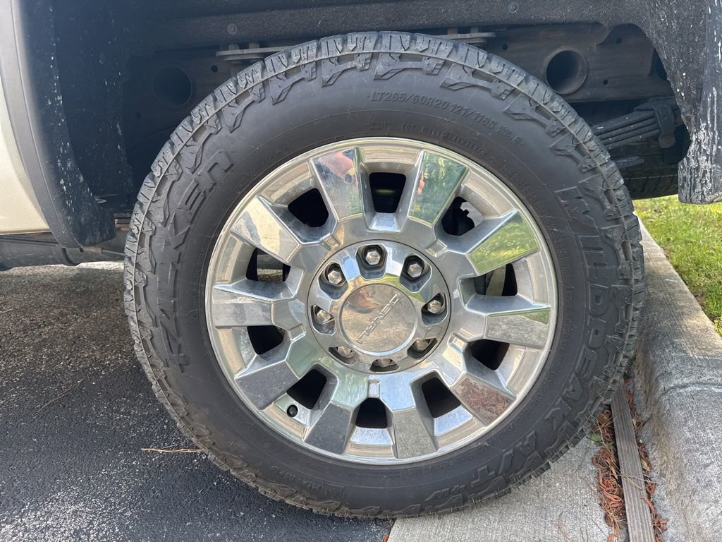 Used 2019 GMC Sierra 2500 Denali w/ Duramax Plus Package AWD/4WD image 8