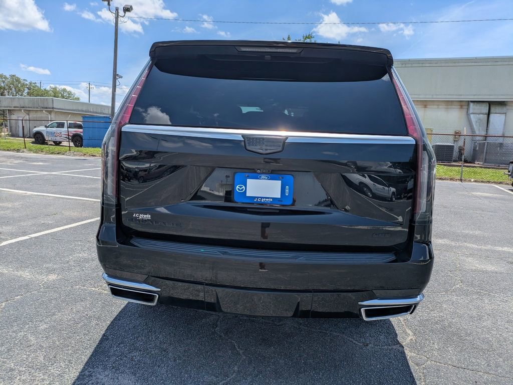 Used 2021 Cadillac Escalade Premium Luxury RWD image 5