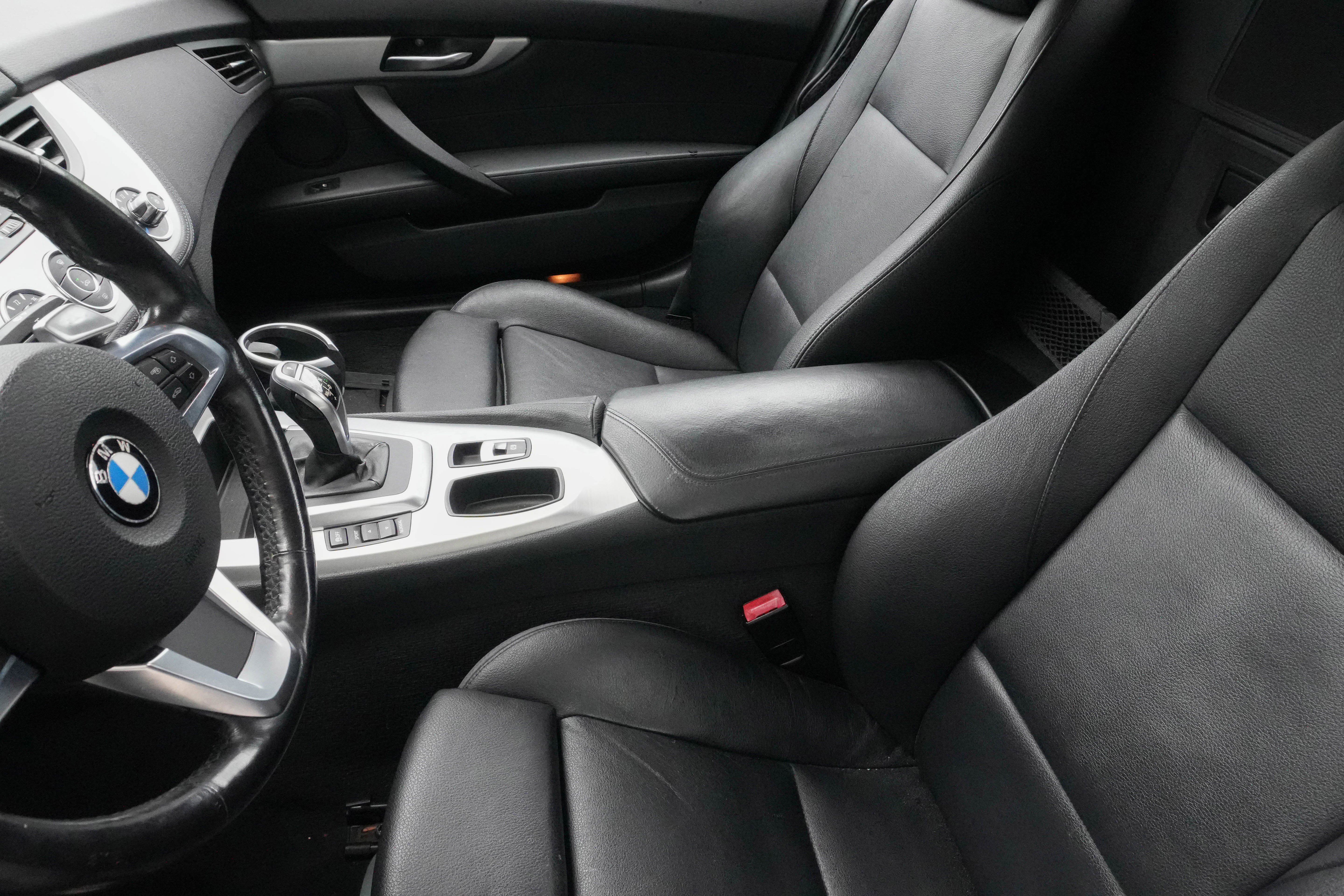 Used 2011 BMW Z4 sDrive35i RWD image 14