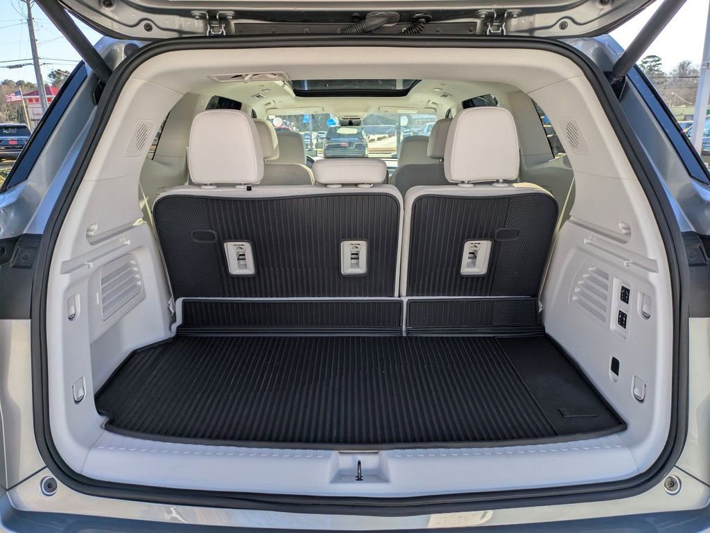 Used 2025 Buick Enclave Avenir w/ Super Cruise Package image 29