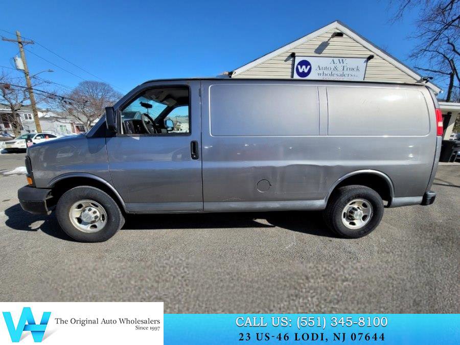 Used 2010 Chevrolet Express 2500 image 8