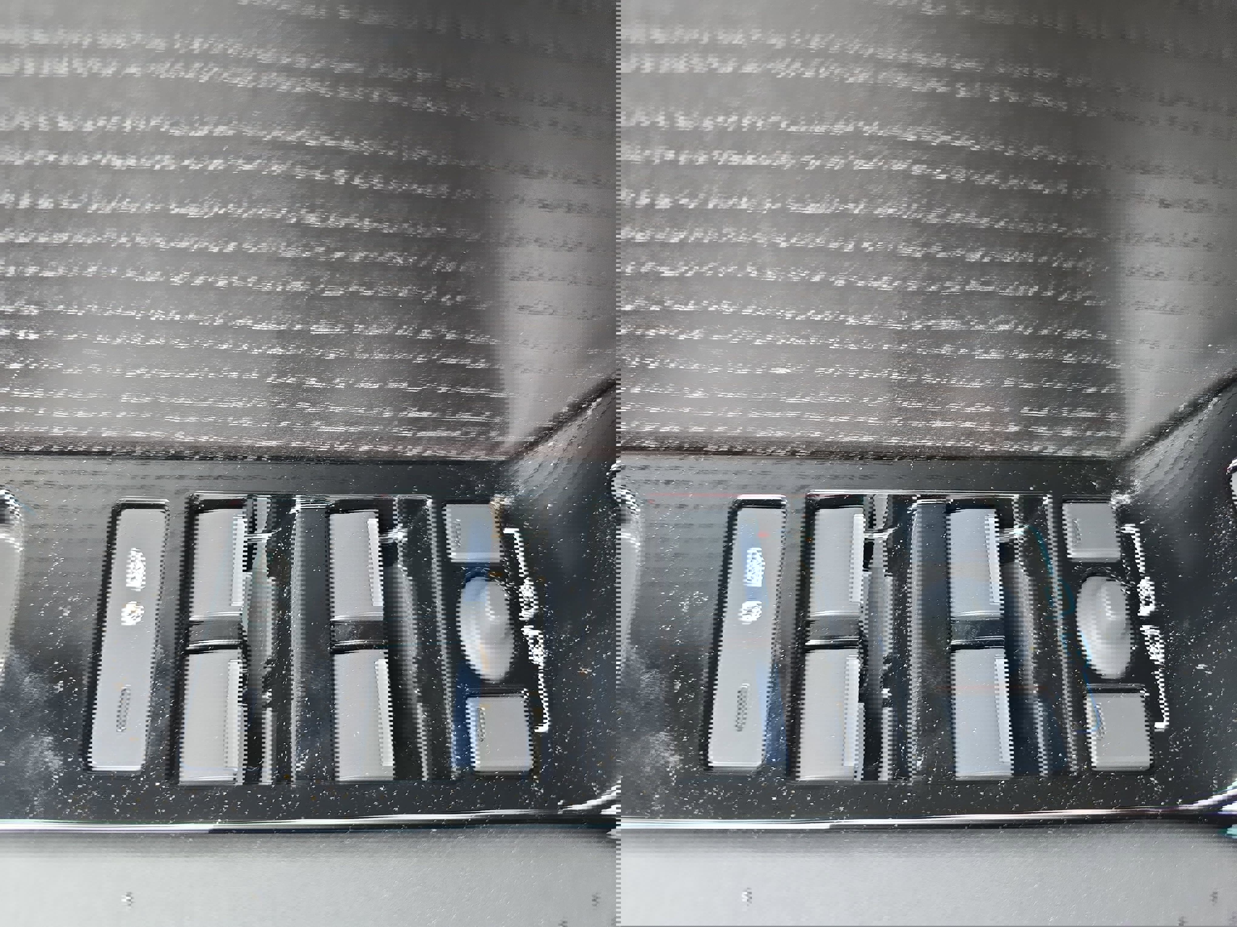 New 2026 Land Rover Range Rover Velar Dynamic SE AWD/4WD image 28