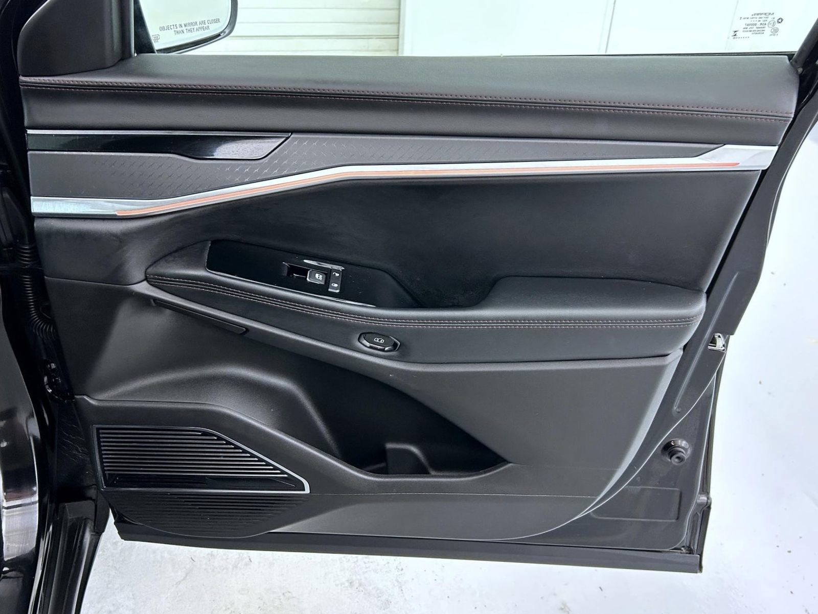 Used 2025 Jeep Wagoneer S Limited image 16