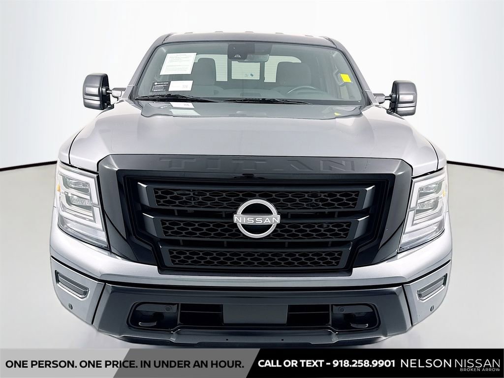 Used 2024 Nissan Titan SV image 2