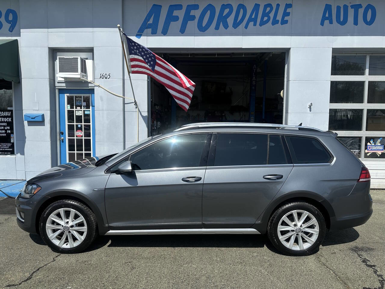 Used 2018 Volkswagen Golf Alltrack SE AWD/4WD image 7