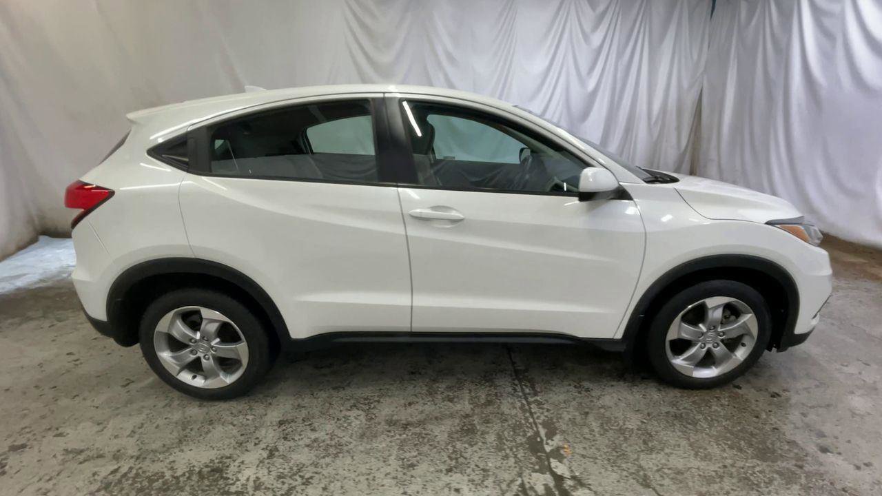 Used 2021 Honda HR-V LX image 9
