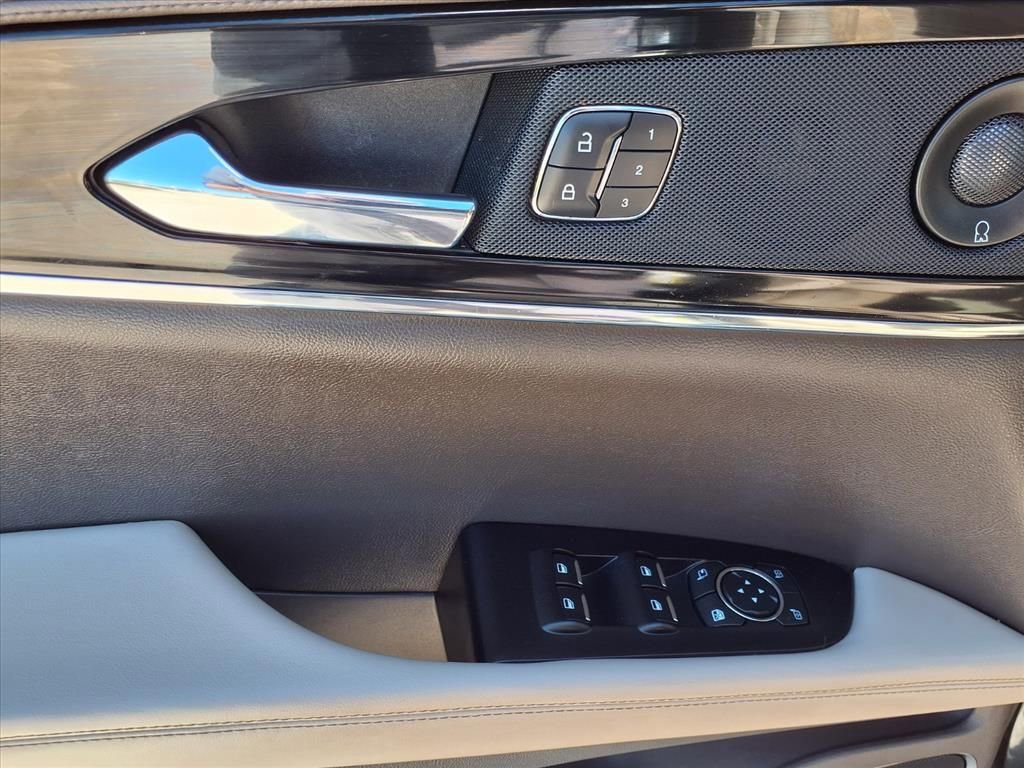 Used 2023 Lincoln Nautilus Reserve w/ Luxury Package image 22