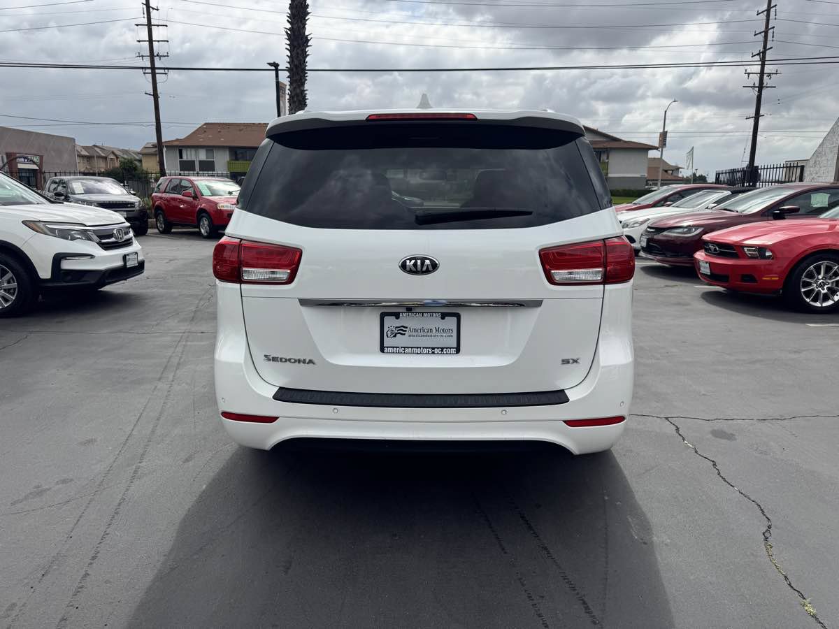 Used 2016 Kia Sedona SX FWD image 3