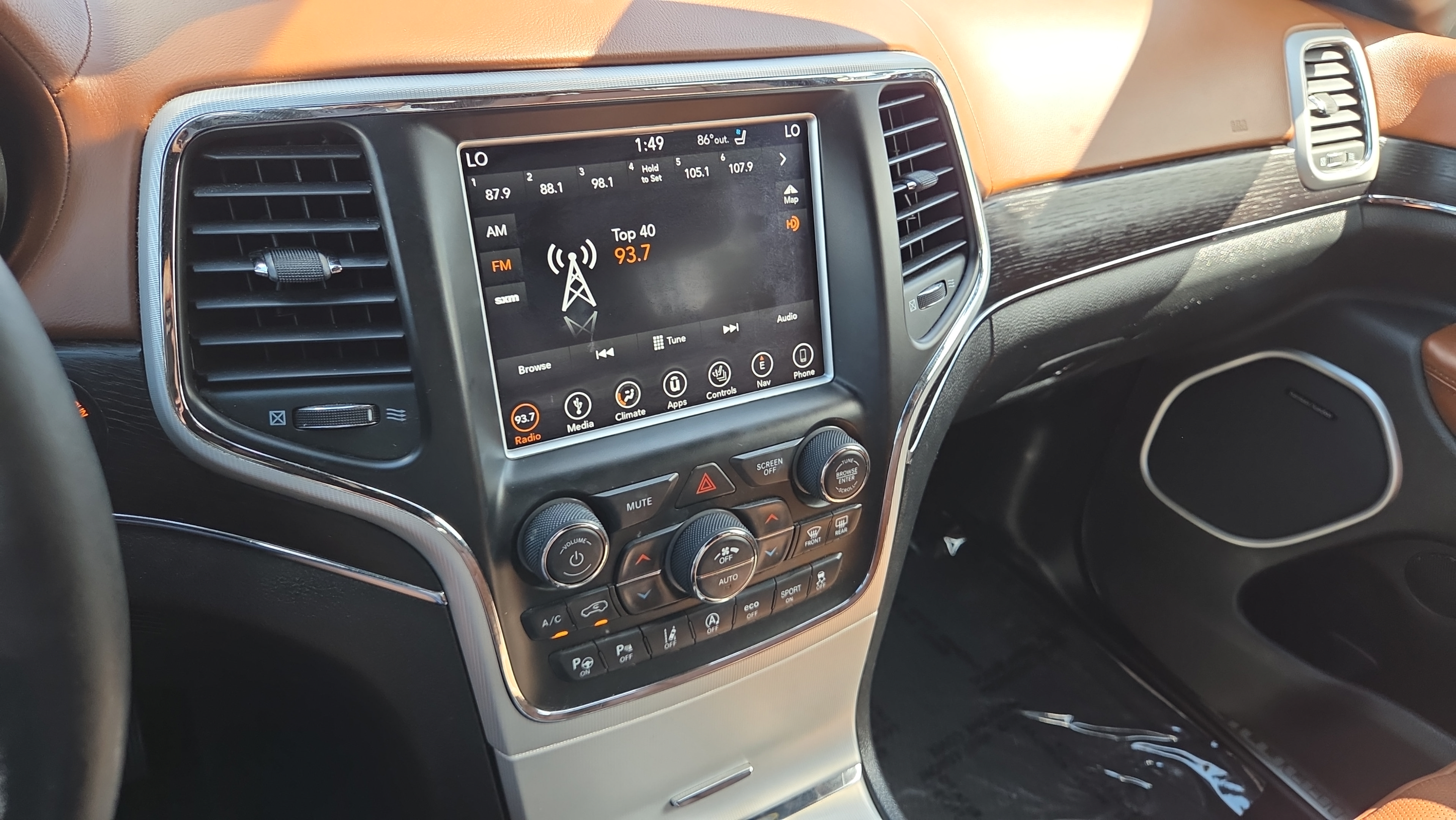 Used 2018 Jeep Grand Cherokee Summit w/ Platinum Series Group AWD/4WD image 27