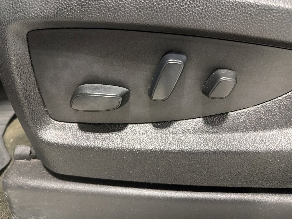 Used 2017 Chevrolet Suburban Premier image 24