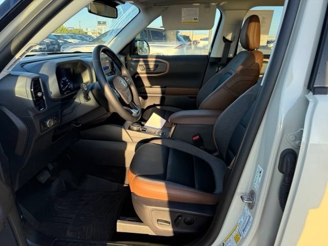 Used 2024 Ford Bronco Sport Outer Banks w/ Tech Package AWD/4WD image 2