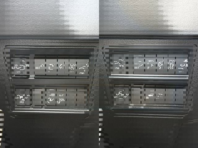 Used 2025 Toyota Tundra Platinum image 24