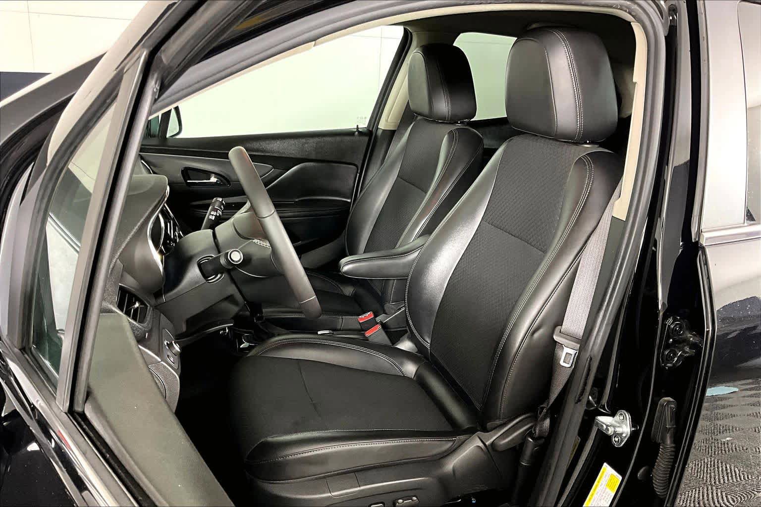 Certified 2022 Buick Encore Preferred AWD/4WD image 8