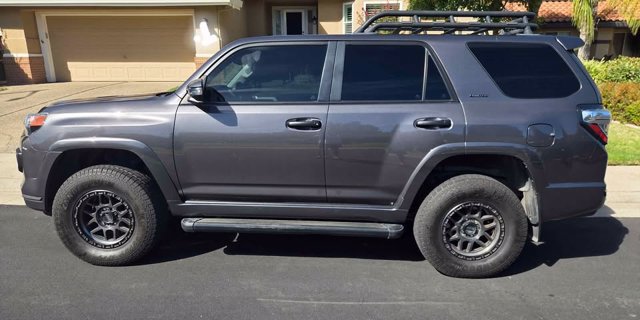 Used 2021 Toyota 4Runner Limited AWD/4WD image 2