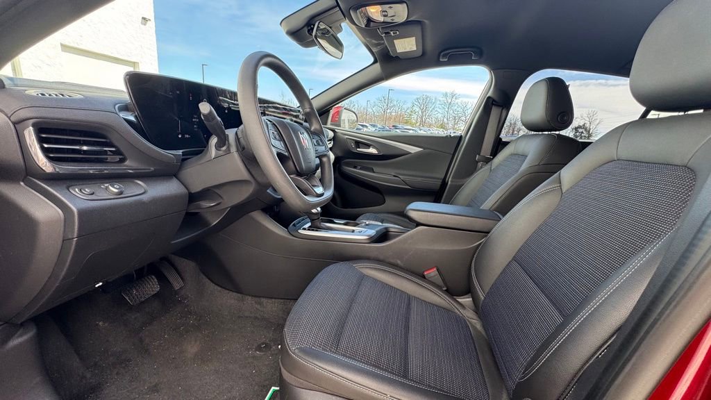 Used 2025 Buick Envista Preferred image 19