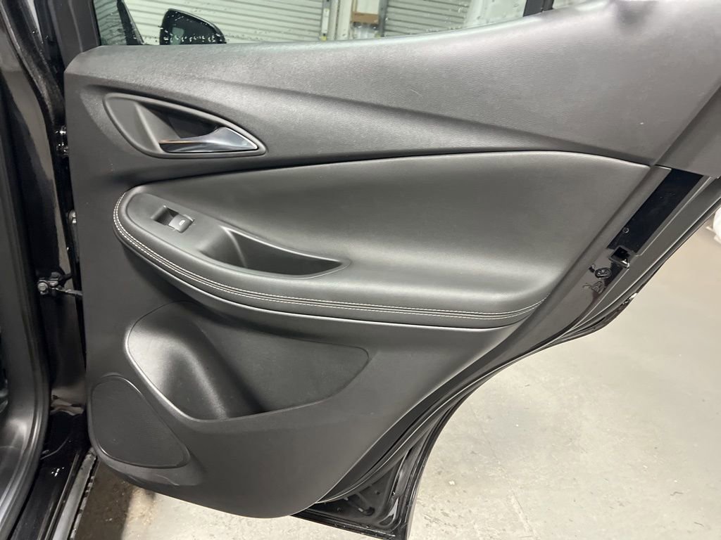 Used 2025 Buick Encore GX Preferred image 11