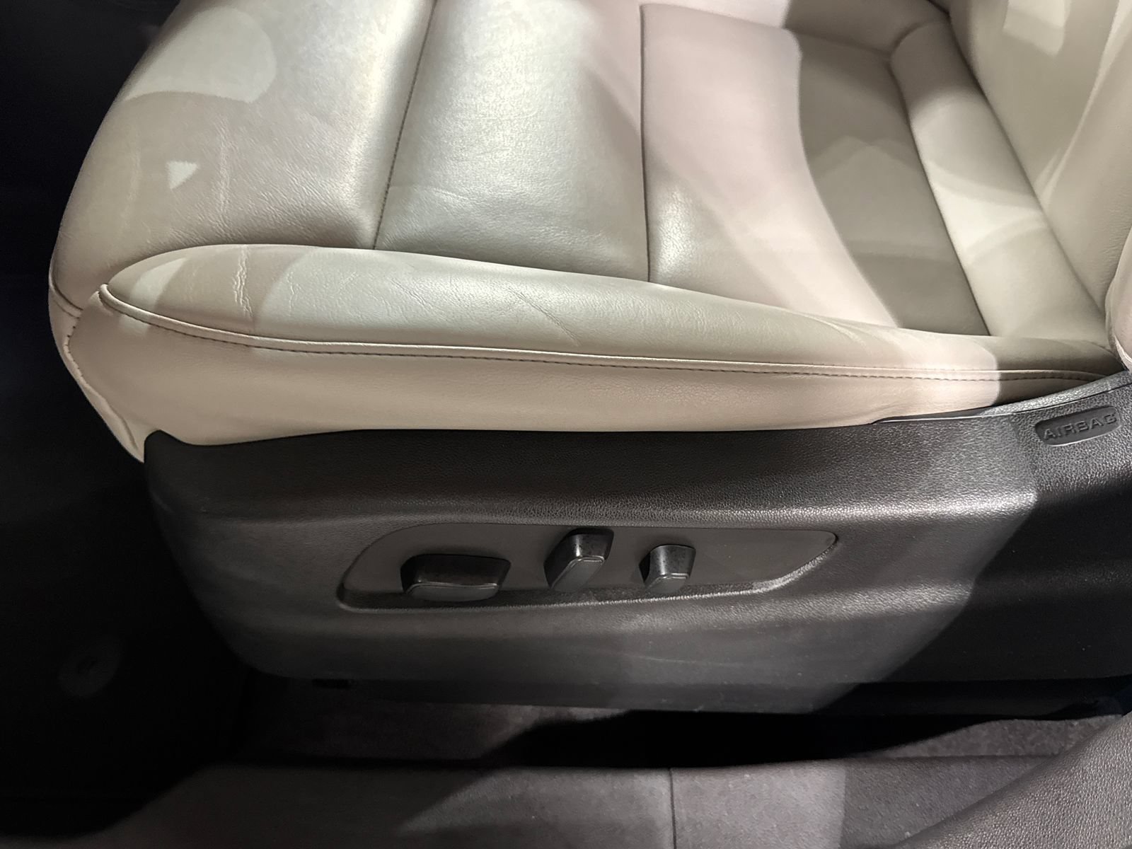 Used 2023 Cadillac XT4 Premium Luxury AWD/4WD image 15