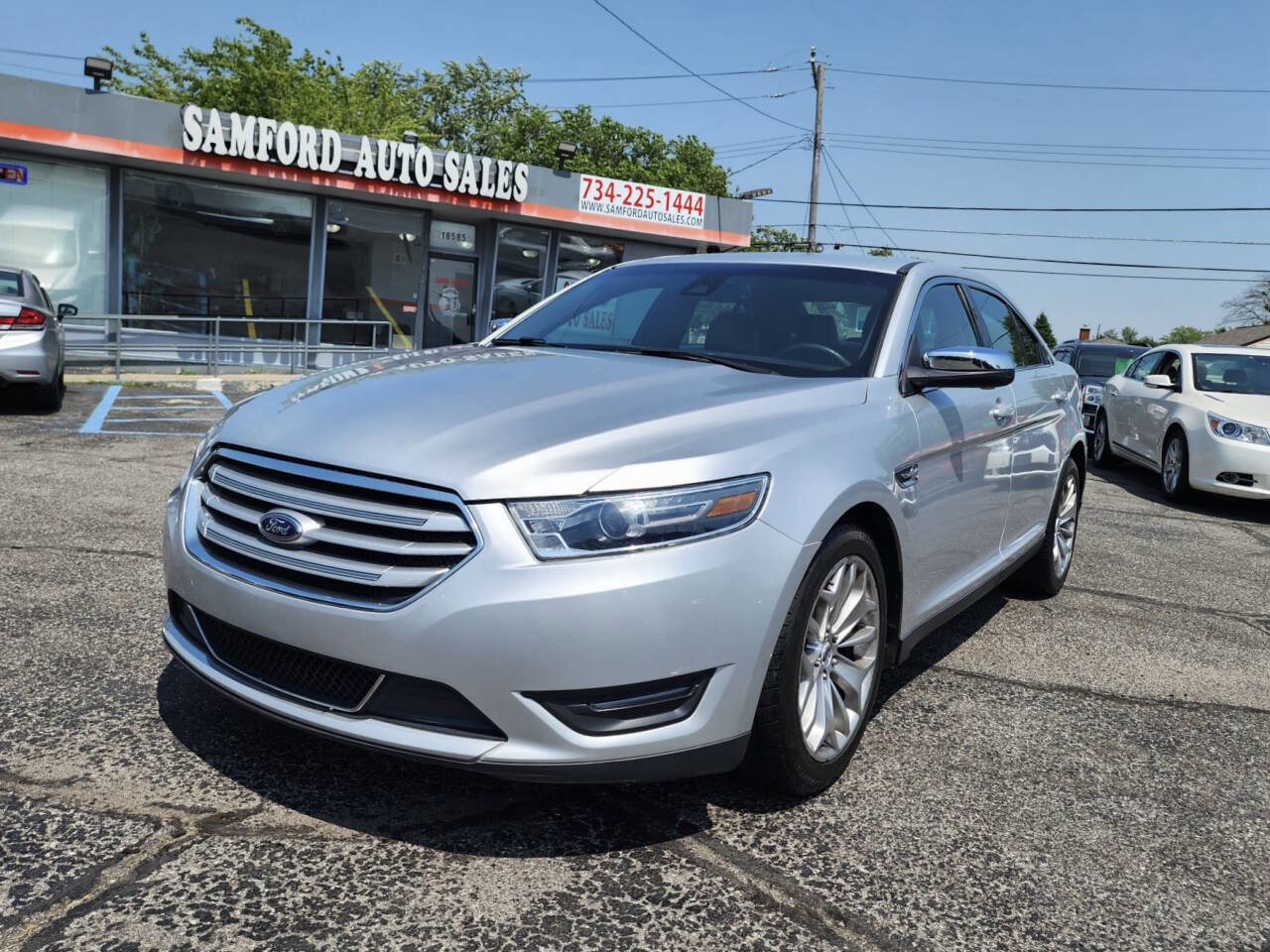 Used 2019 Ford Taurus Limited FWD image 1