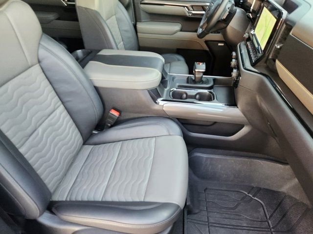 Used 2025 Chevrolet Silverado 1500 ZR2 w/ Technology Package image 20