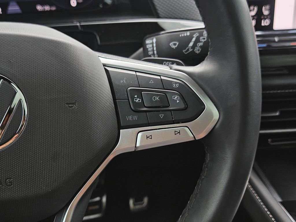 Used 2024 Volkswagen Atlas Cross Sport SEL Premium R-Line image 20