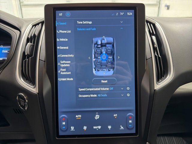 Used 2024 Ford Edge SEL w/ Convenience Package image 26