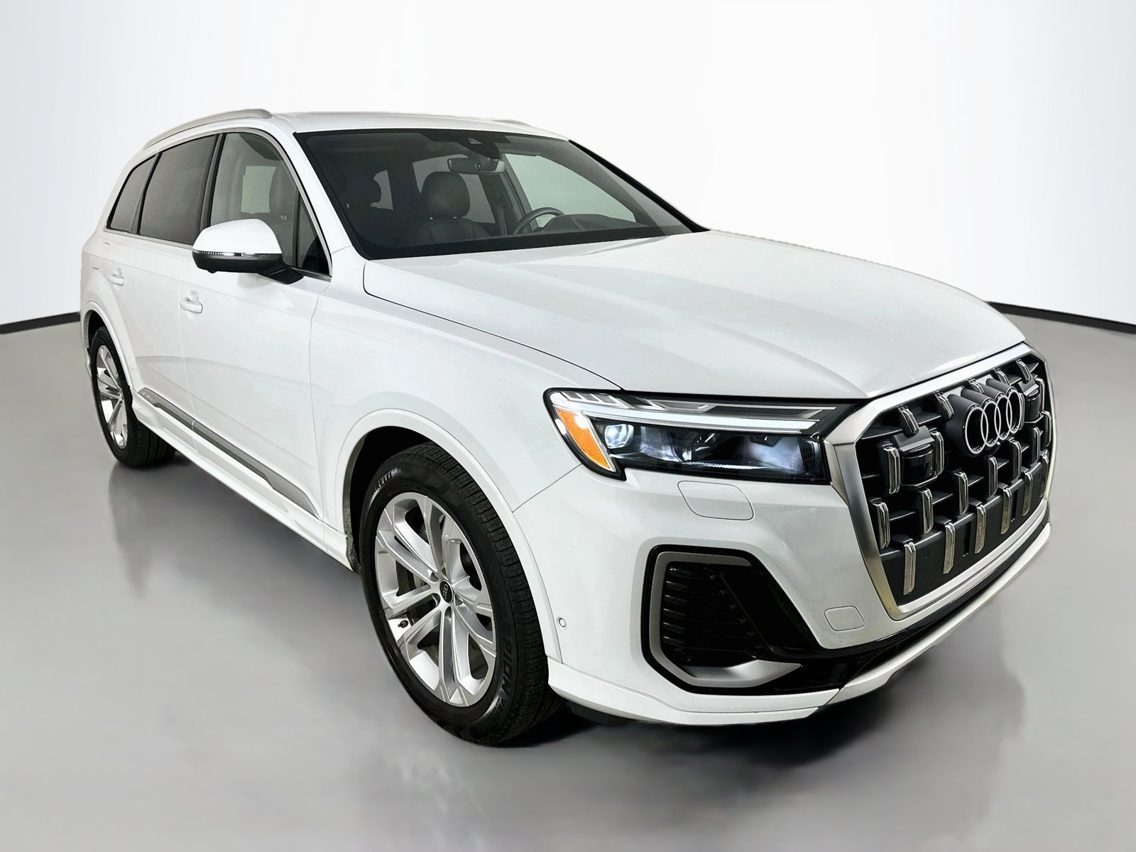 Used 2026 Audi Q7 3.0T Premium Plus w/ Premium Plus Package AWD/4WD image 3