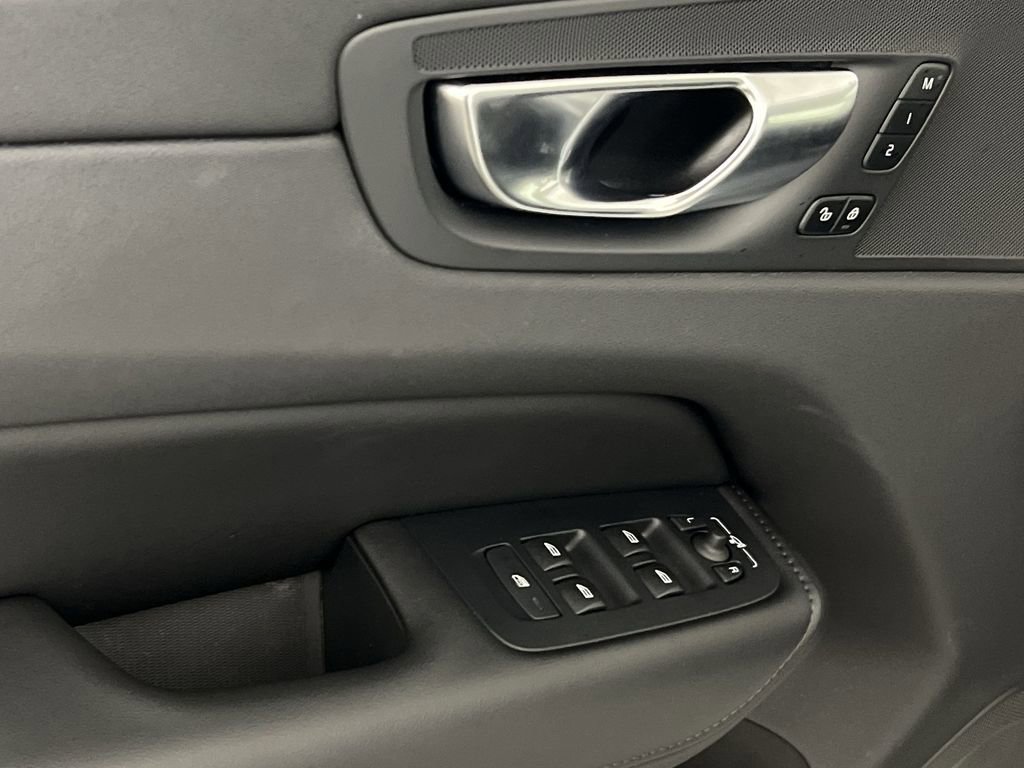 Certified 2025 Volvo XC60 B5 Core w/ Climate Package image 15