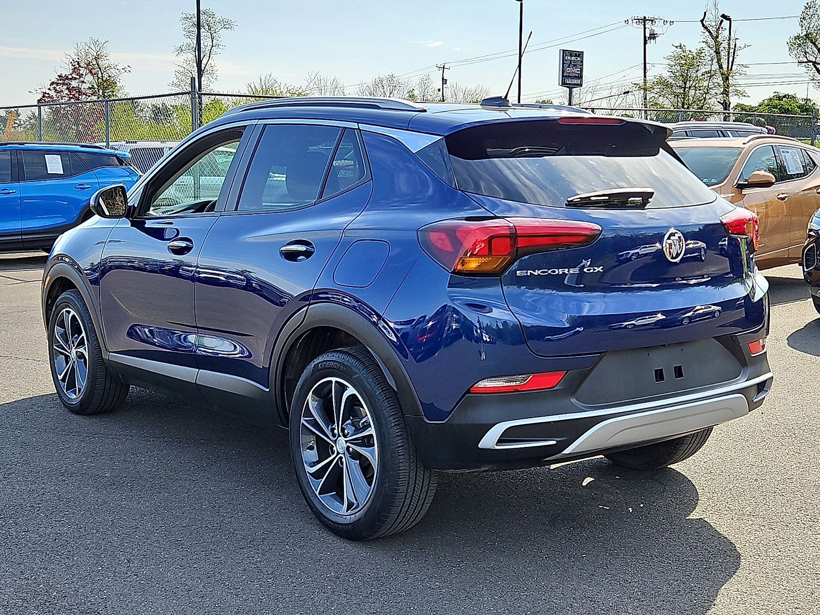 Certified 2023 Buick Encore GX Select w/ Safety Package II FWD image 4