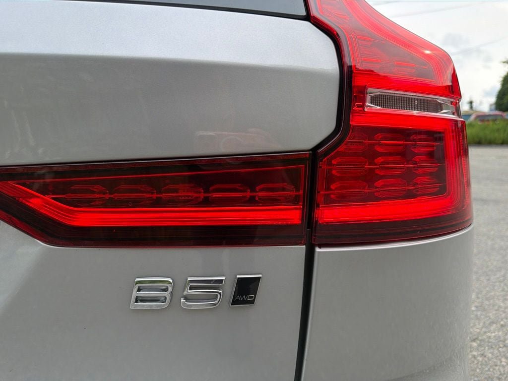Used 2025 Volvo V60 B5 Cross Country Plus AWD/4WD image 11
