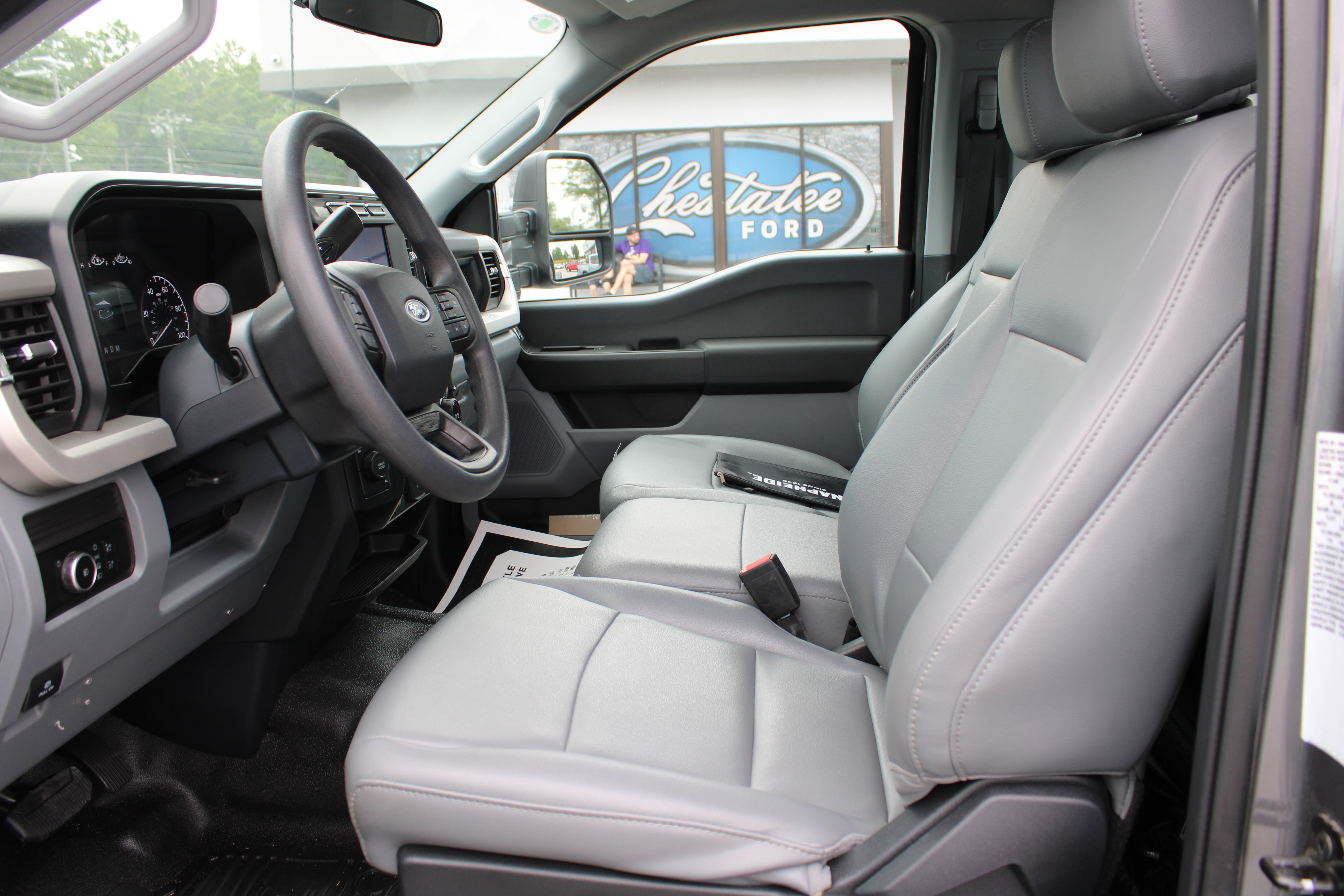 Used 2024 Ford F550 4x4 Regular Cab Super Duty image 10