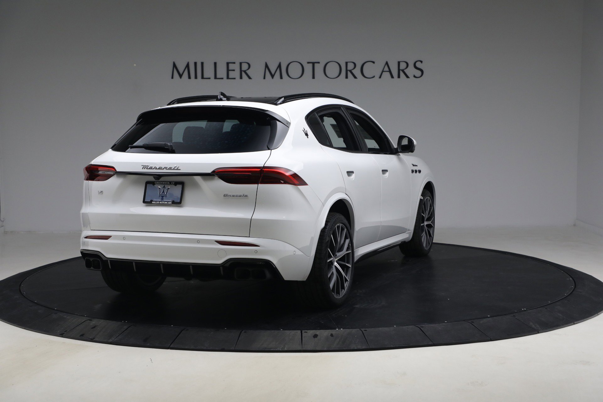 New 2026 Maserati Grecale Modena image 7