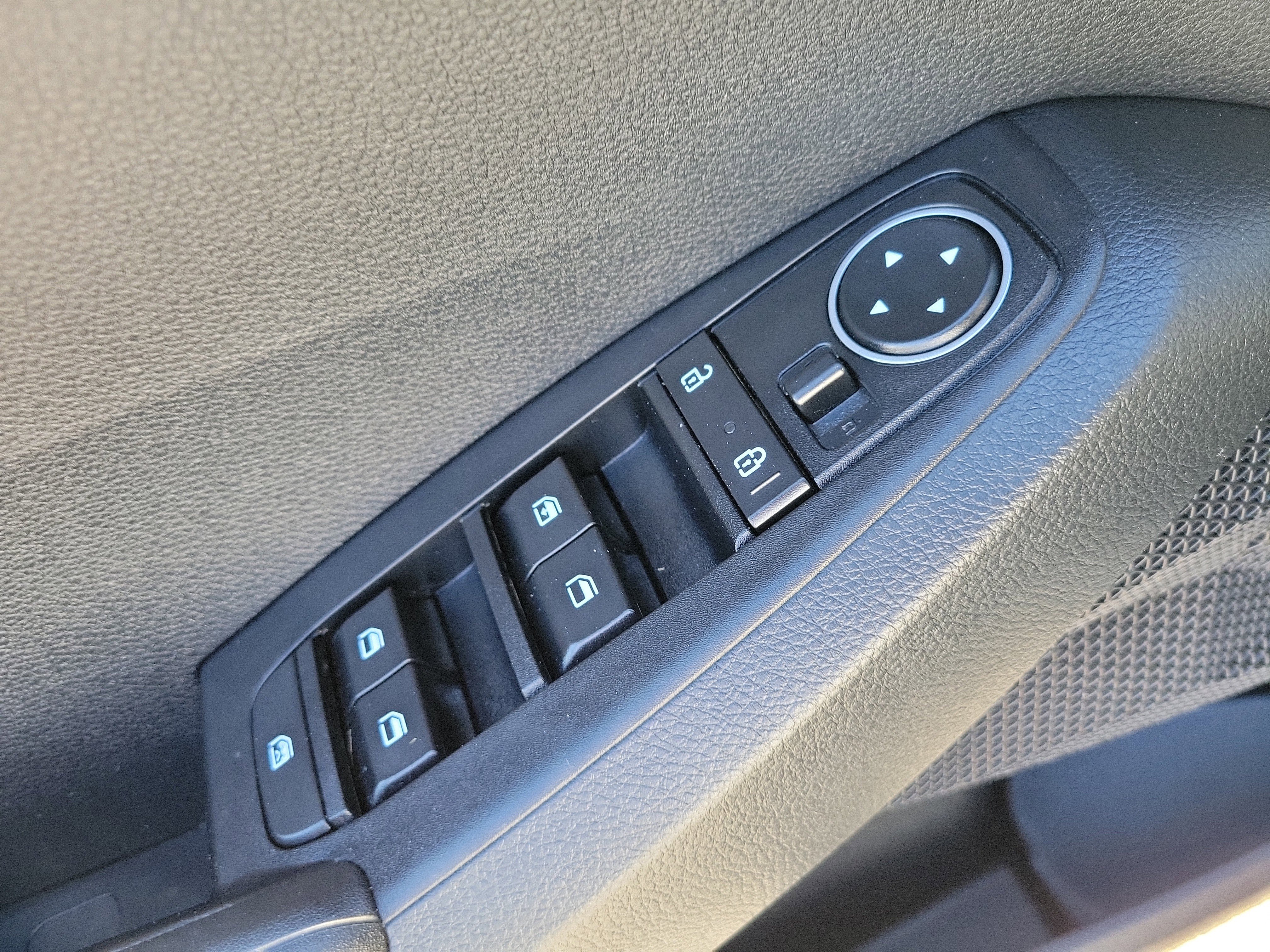 Used 2023 Kia Seltos LX image 20