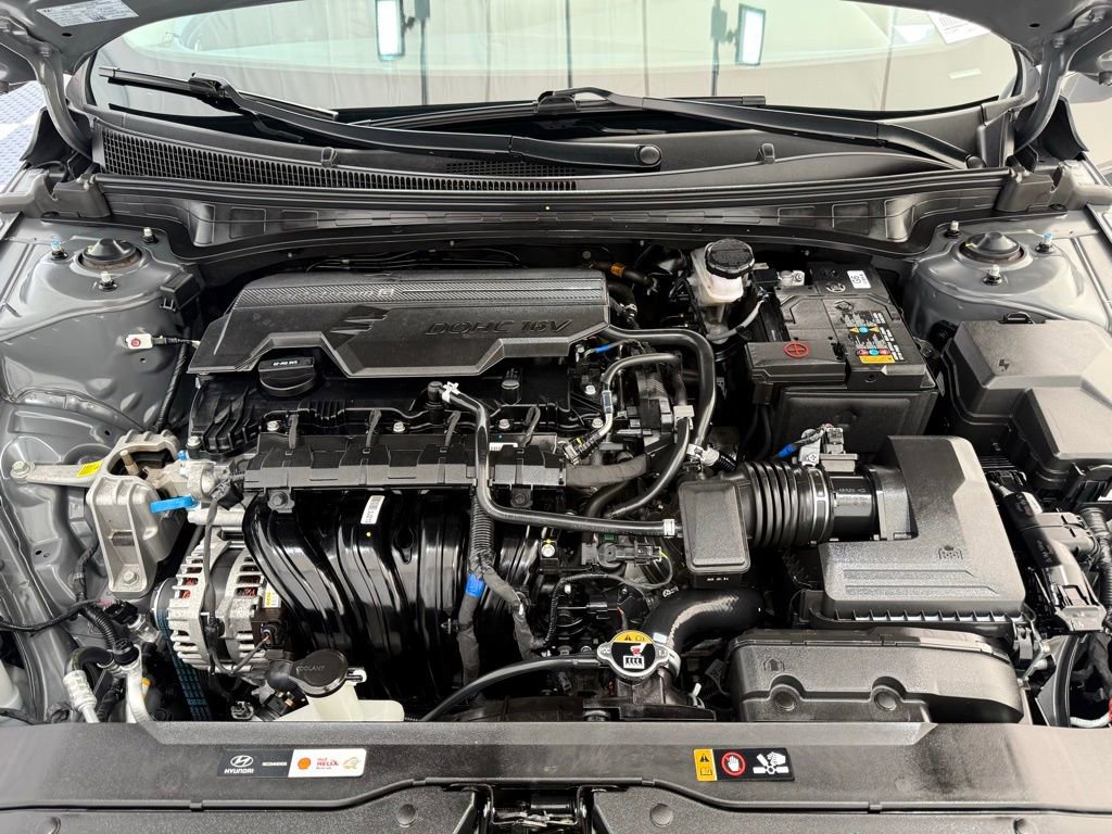 Used 2025 Hyundai Elantra Limited FWD image 9