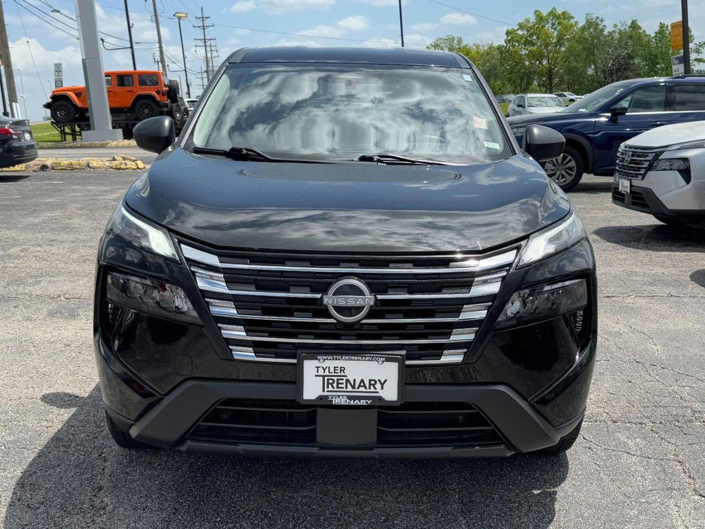 Used 2024 Nissan Rogue S FWD image 11