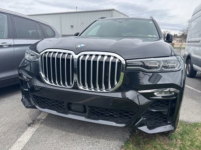 Used 2019 BMW X7 xDrive50i w/ M Sport Package image 3