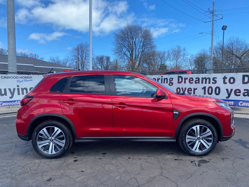 Used 2025 Mitsubishi Outlander Sport ES image 2