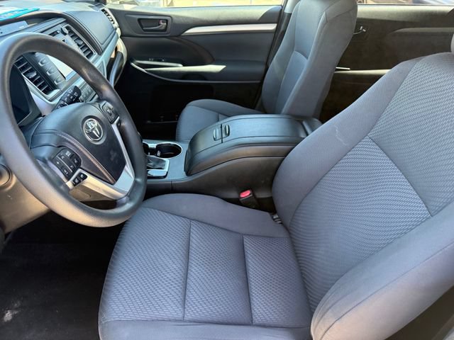 Used 2014 Toyota Highlander LE FWD image 10