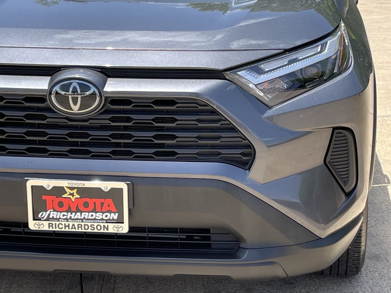 Used 2025 Toyota RAV4 XLE FWD image 8
