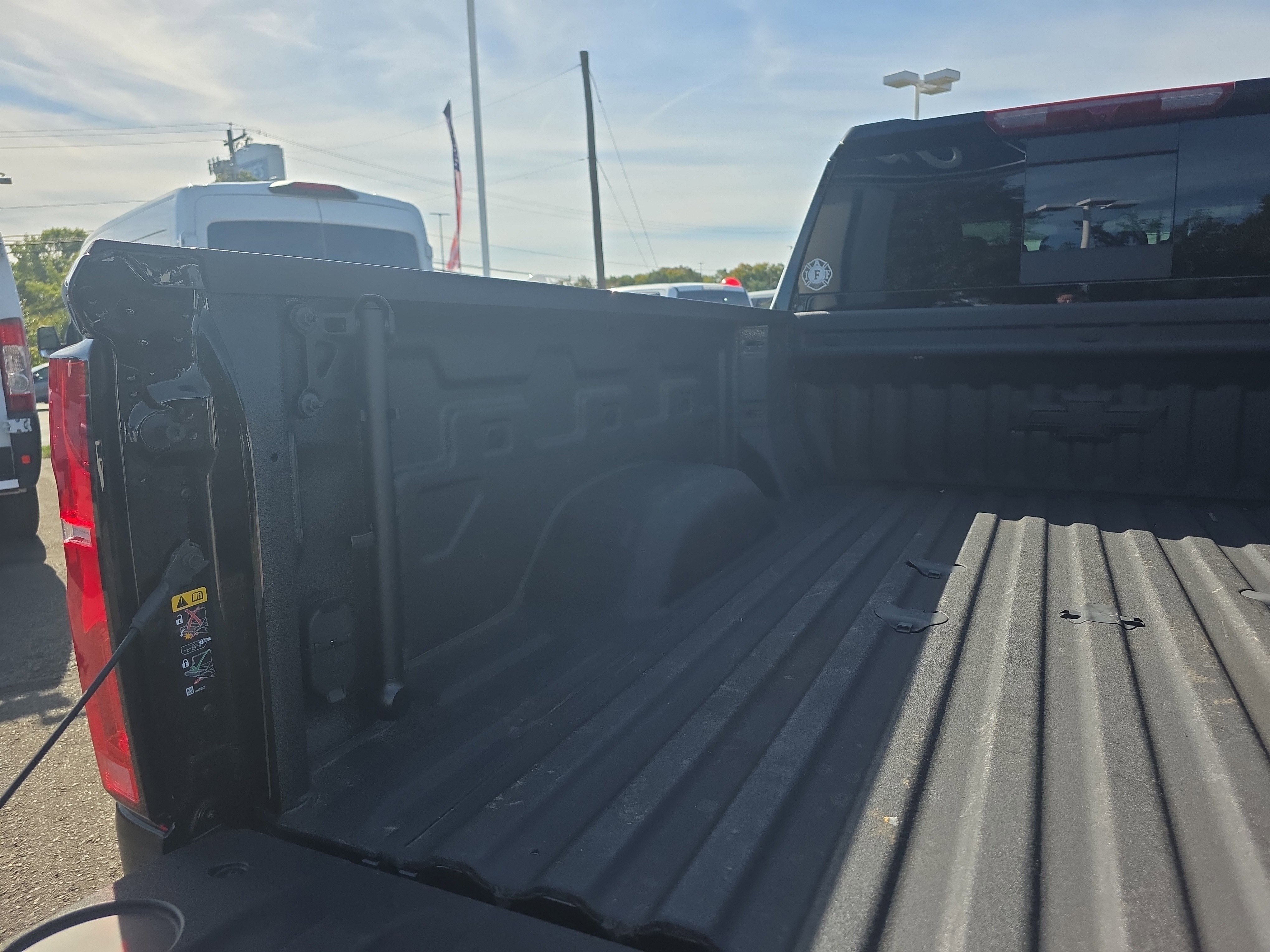 Used 2025 Chevrolet Silverado 3500 LTZ w/ LTZ Plus Package image 21